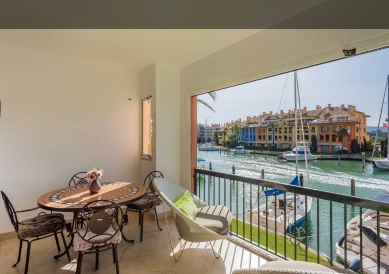Apartamento Con Piscina ,Playa Con Vistas Panoramicas En La Marina De Sotogrande San Roque  Eksteriør billede